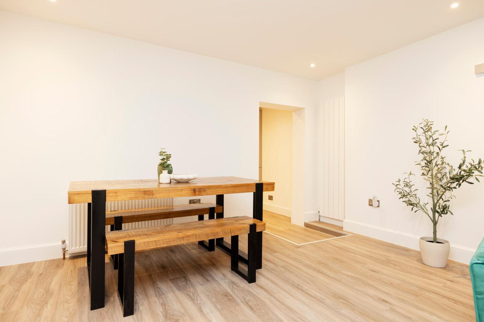 Joivy 3Br Flat In Haymarket With Free Parking EDI Buitenkant foto