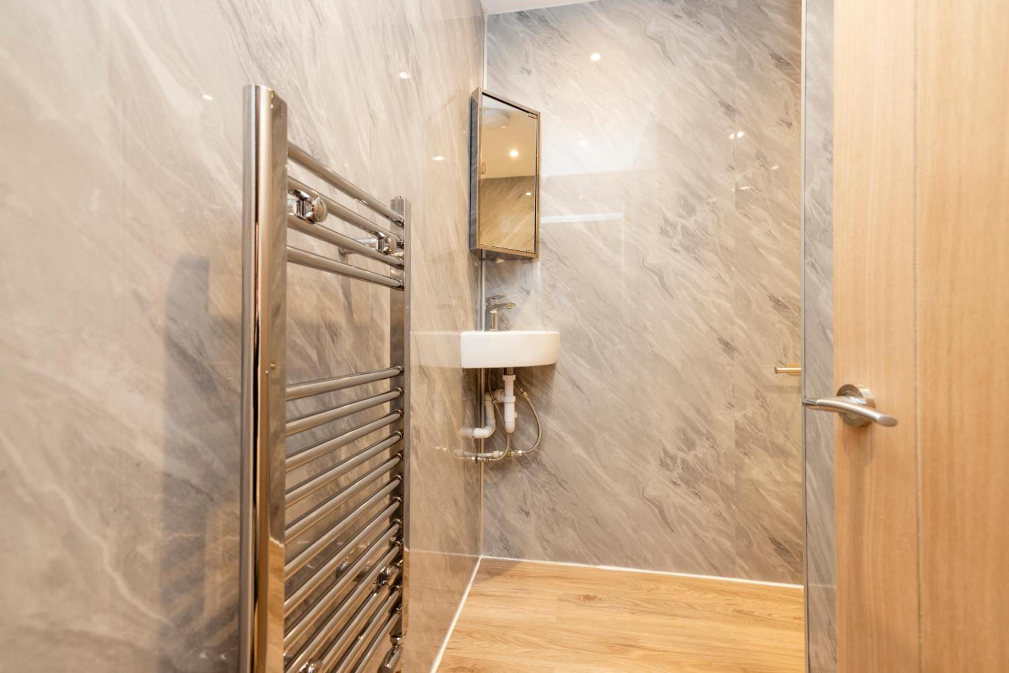 Joivy 3Br Flat In Haymarket With Free Parking EDI Buitenkant foto