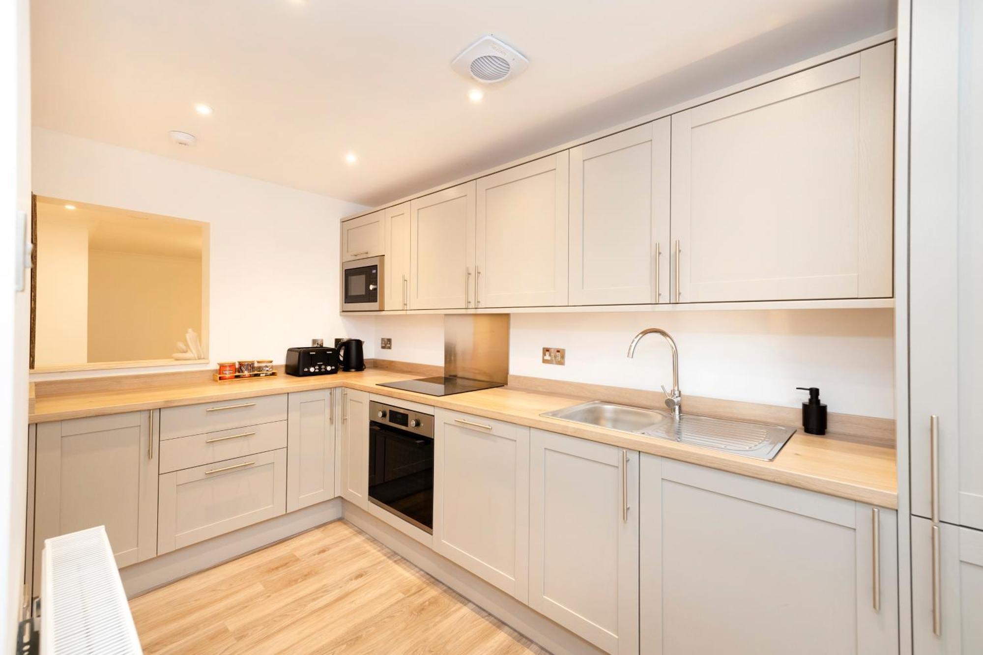 Joivy 3Br Flat In Haymarket With Free Parking EDI Buitenkant foto